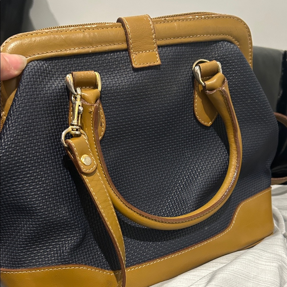 Sylvia Toledano VERY VINTAGE Tan and Black Satchel well loved. - Picture 4 of 8